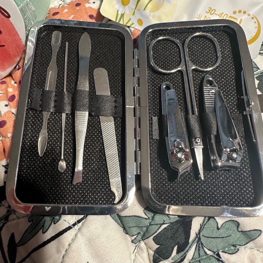 Travel set - Picture 2 of 5